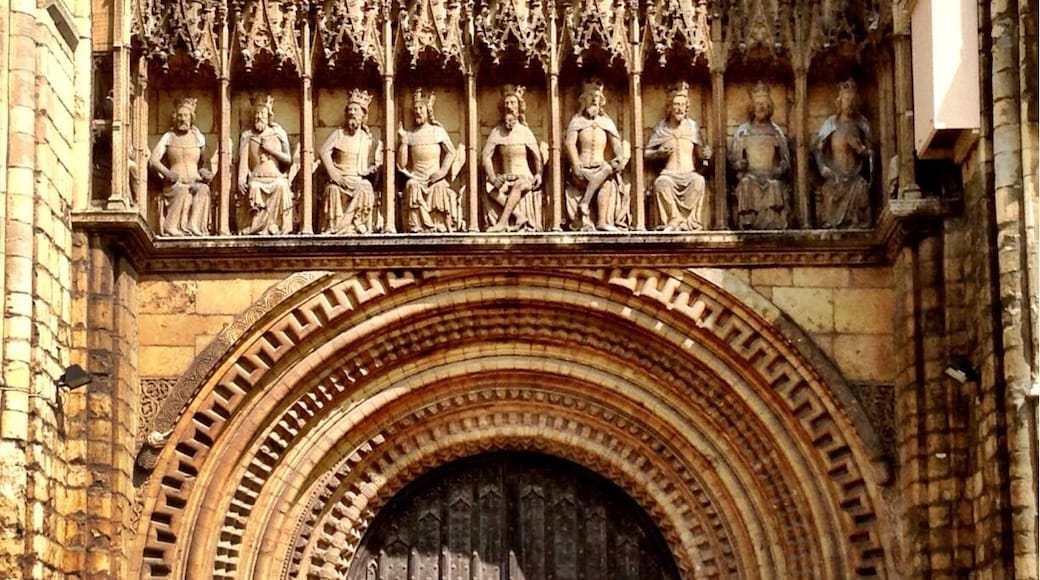 Now that's a front door !! #architecture