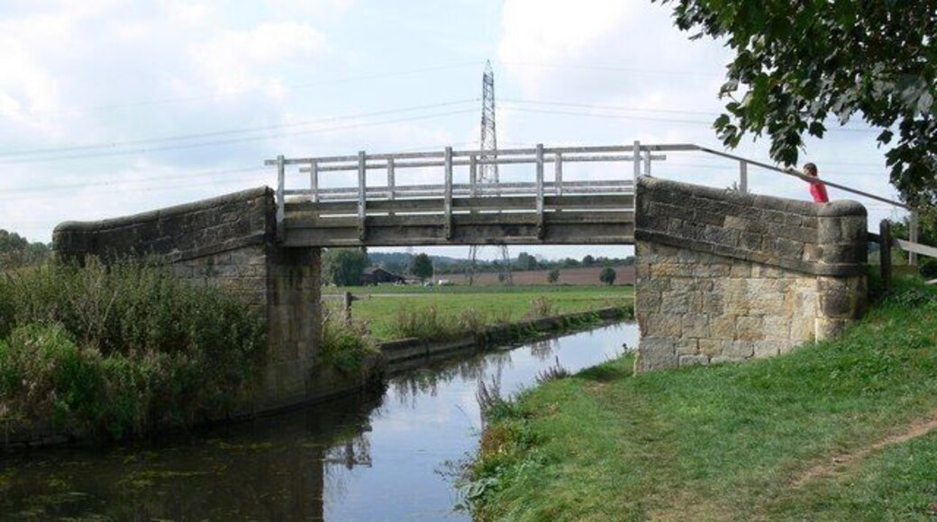 Footbridge across Zouch Cut A stretch of canal near the village of Zouch in south Nottinghamshire, very close to the border with Leicestershire.