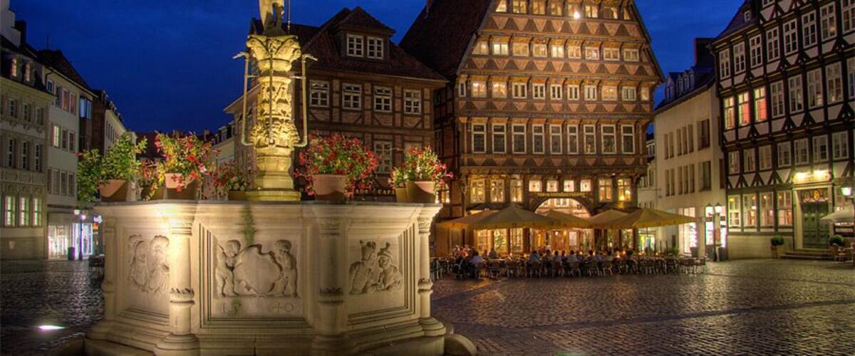 Hildesheim, Marktbrunnen mit Knochenhauer Amtshaus