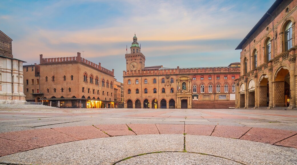 Bologna oldtown city skyline, cityscape of Italy