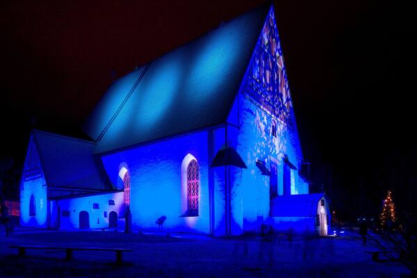 This is vero old church wich has burned twice and is located on top of this small hill in old town of Porvoo.
You can basically see it everywhere in the town.
This spectacular shot is taken during Finland's 100 year celebration, where it was lit with Finnish flags colors blue and white!
#PORVOO
#FINLAND
#BVSBLUE