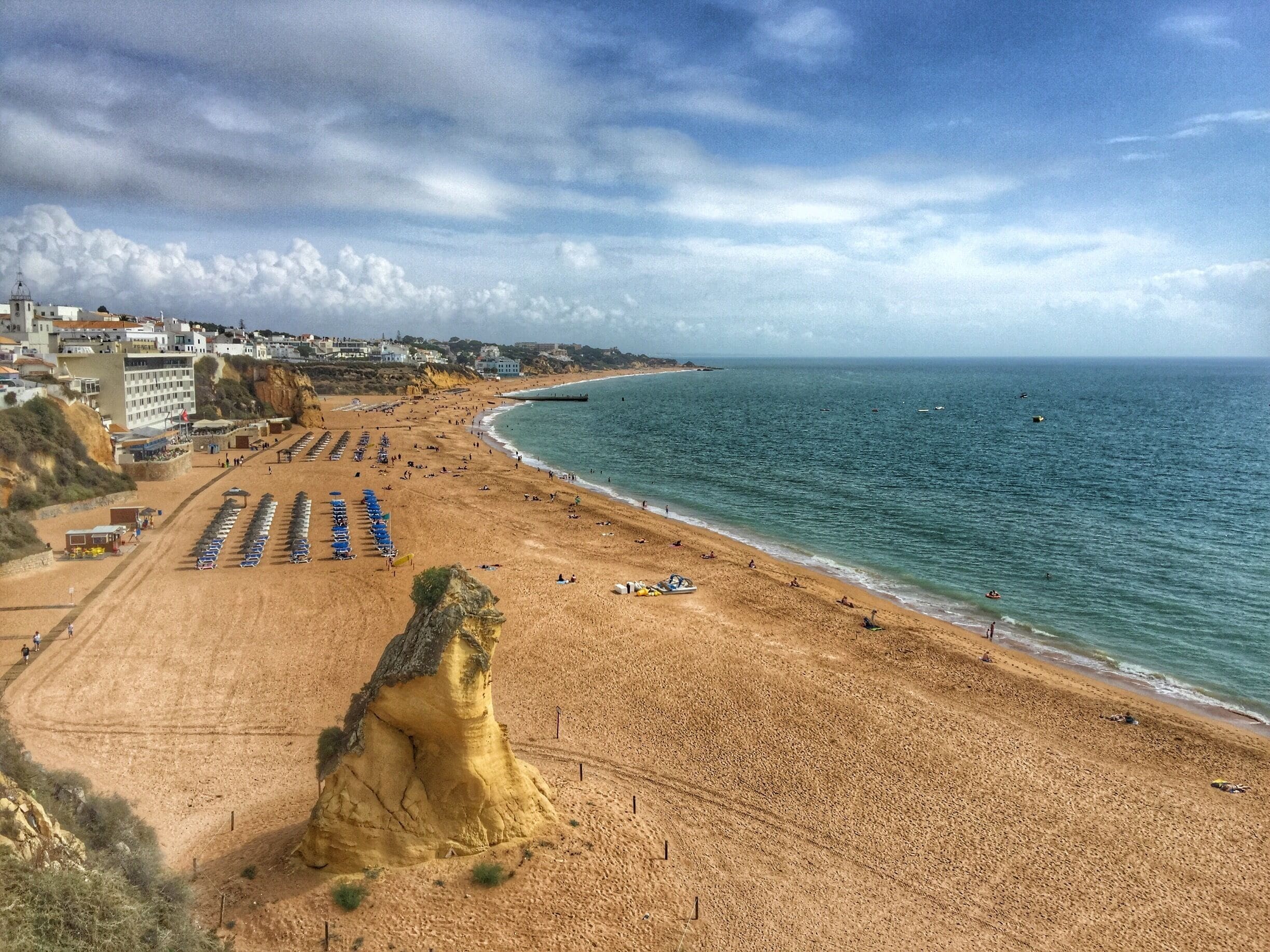 Fantastic sandy beach accessible from the Old Town of Albufeira 