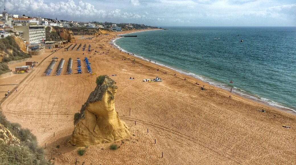 Fantastic sandy beach accessible from the Old Town of Albufeira