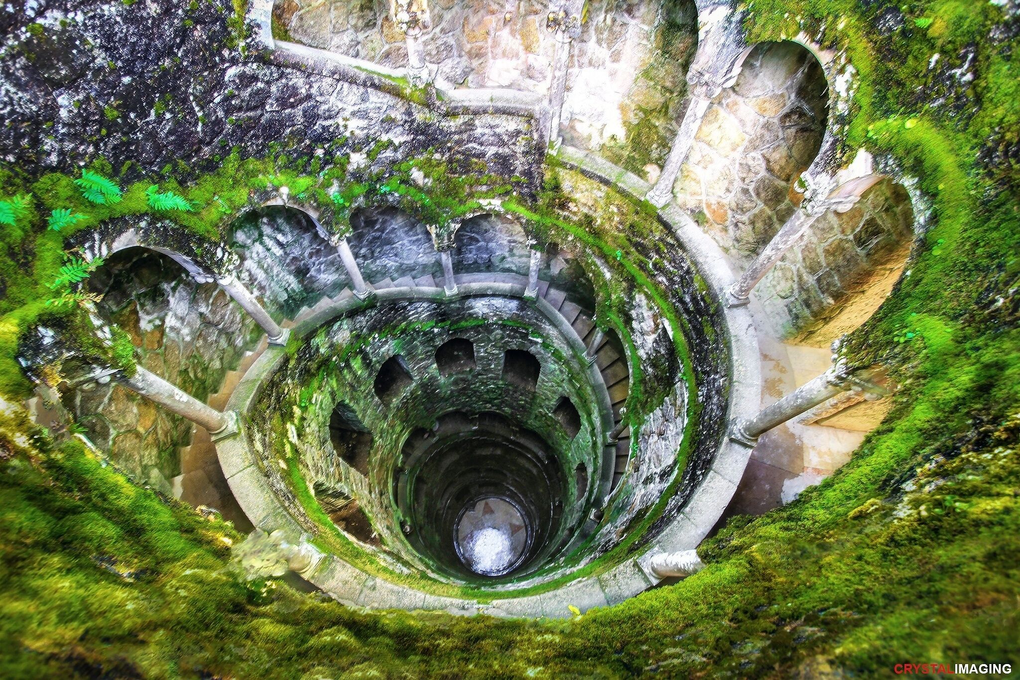 Ok, so at the very bottom of this crazy well there is an underground labyrinth.. and to get out from the top you have to search for a movable wall! Quinta da Regaleira you weird, intricate, amazing estate you. 
#travel #portugal #sintra #quintadaregaleira #architecture #colorful 