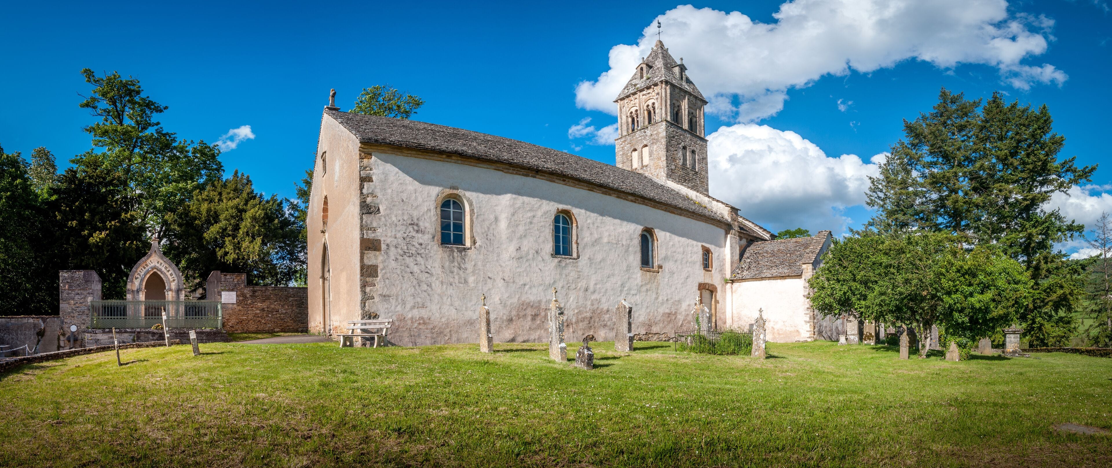 Eglise et cimetière de Saint Point où repose Lamartine