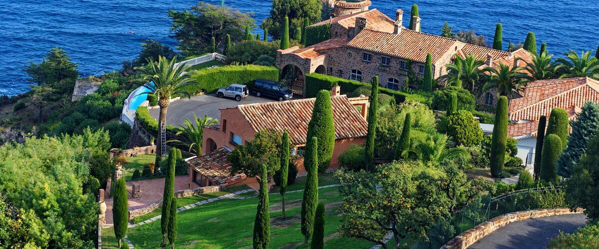 Pointe de l'Aiguille - Boulevard de la Corniche d'Or - View SE