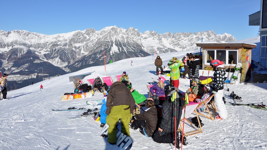 Ellmau som inkluderer landskap, snowboarding og snø