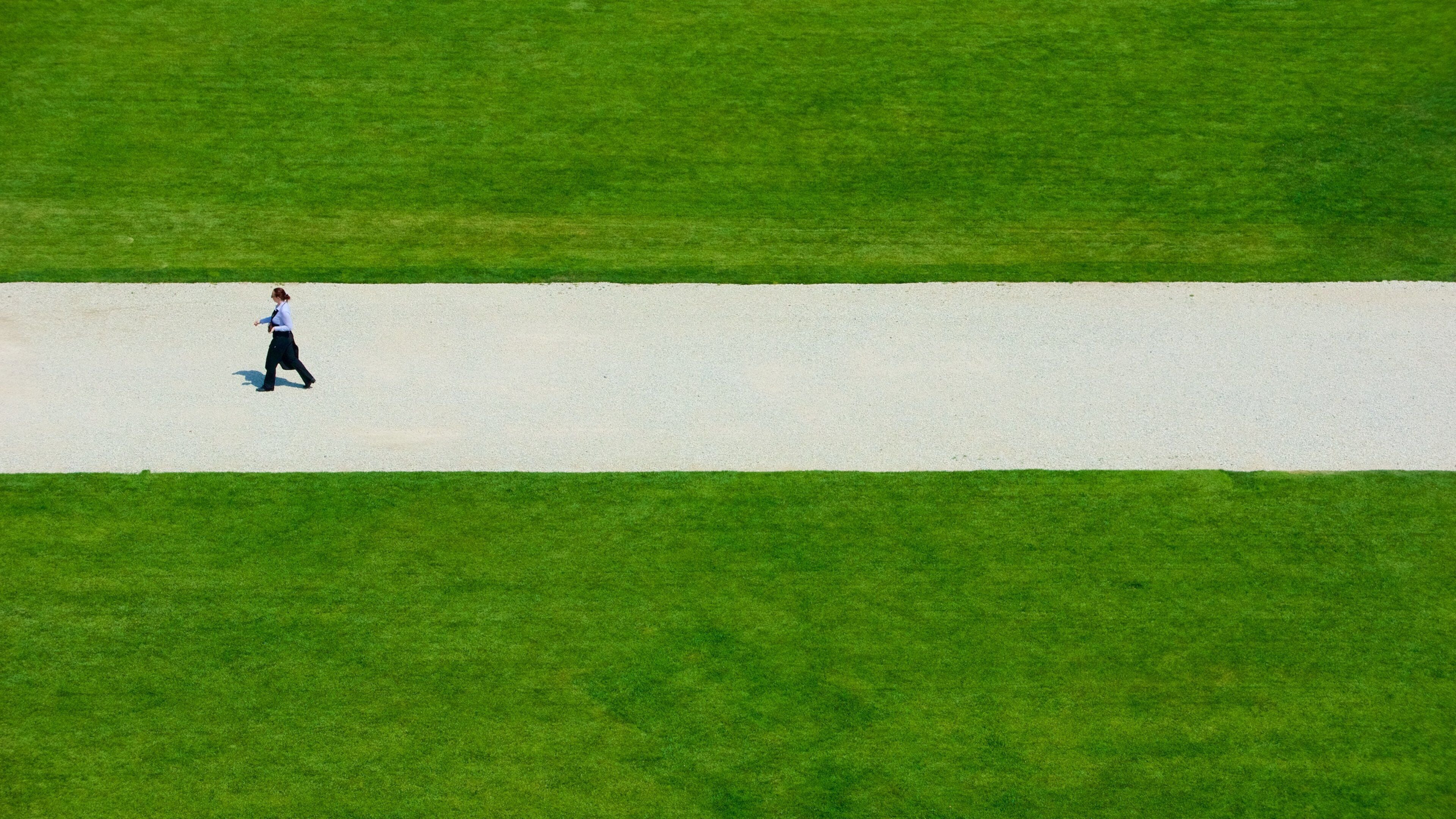 Trento featuring a garden as well as an individual femail