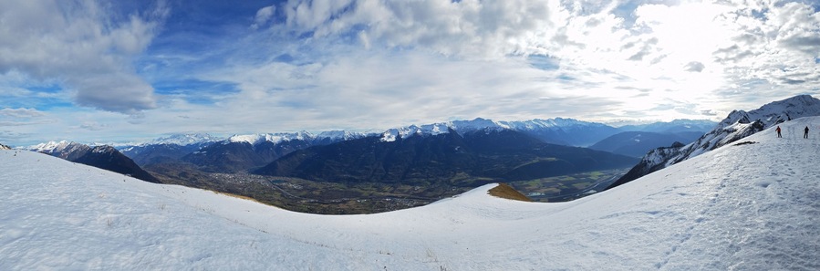 Paysage du Massif des Bauges en Hiver , Savoie , France