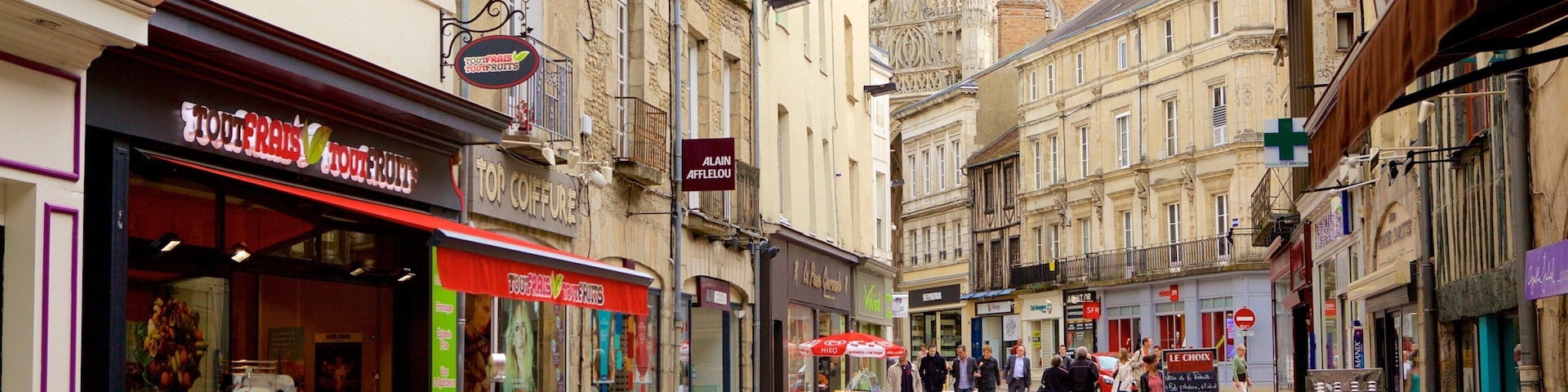Alencon which includes street scenes