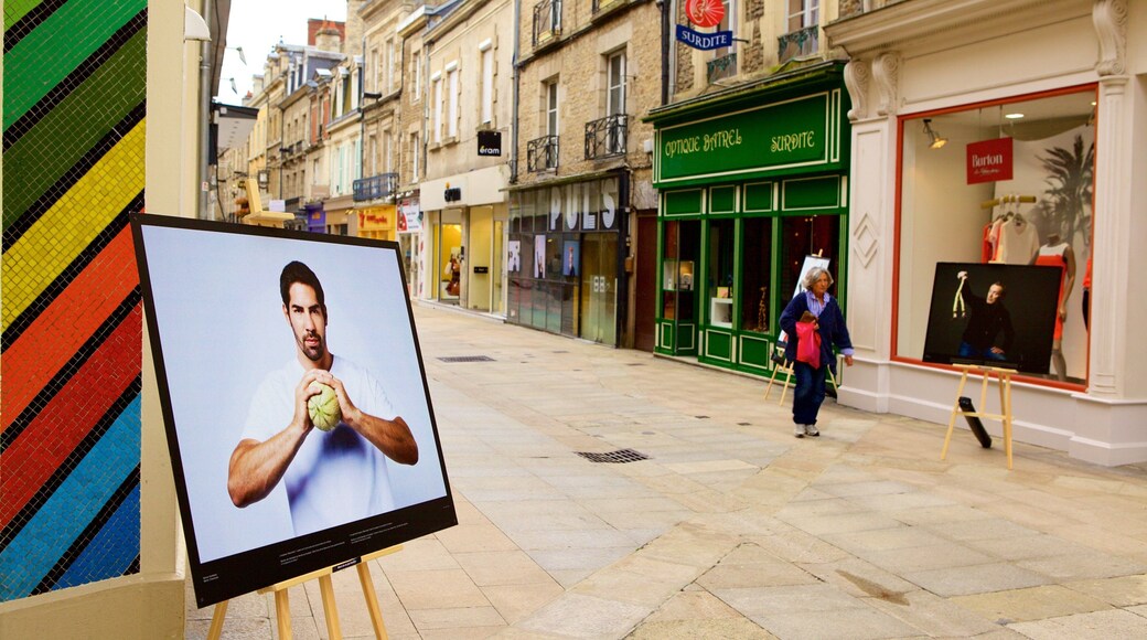 Alençon fasiliteter samt gatescener og kunst