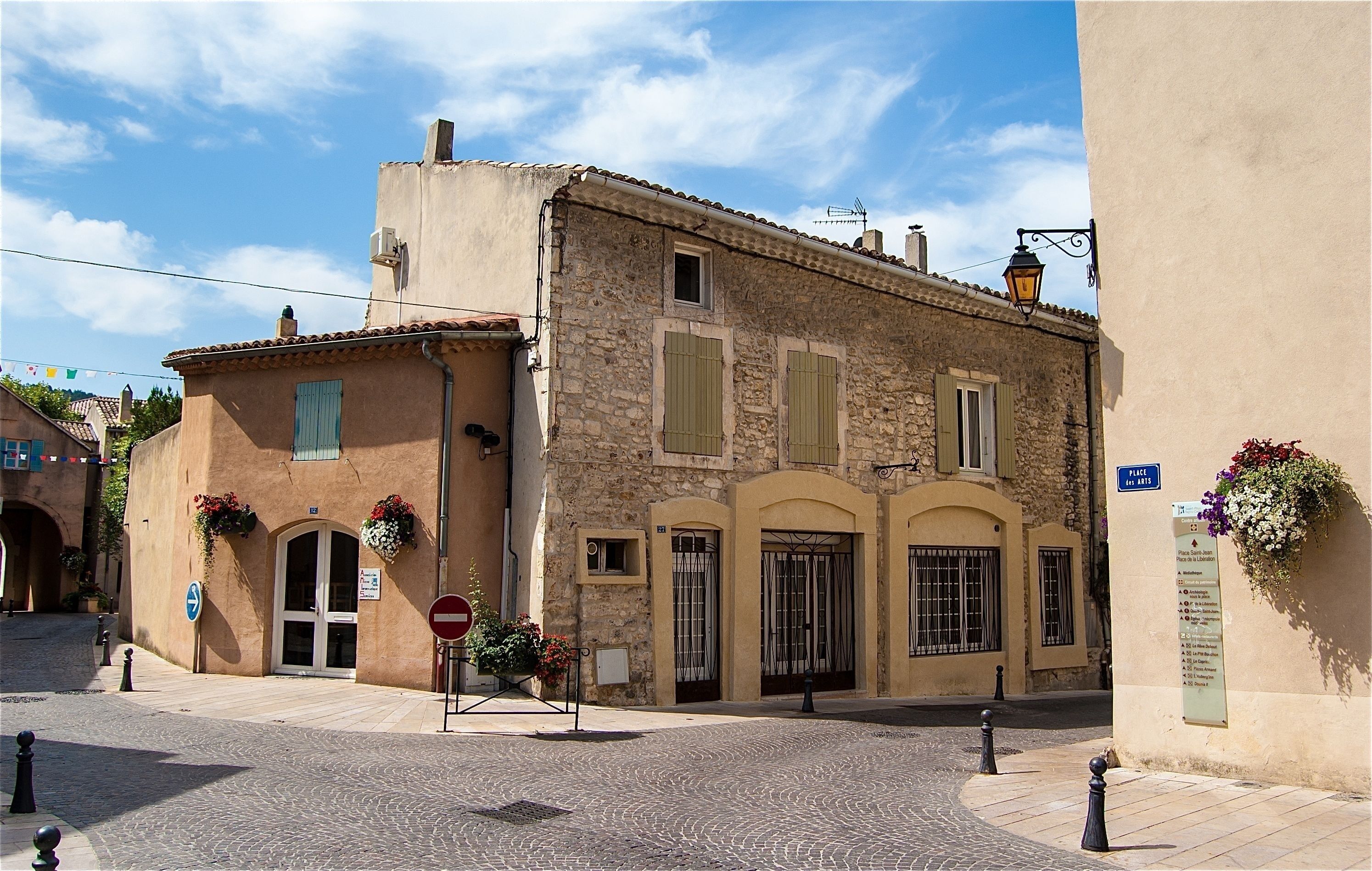 Village typique en Provence à Saint-Paul-Trois-Châteaux
