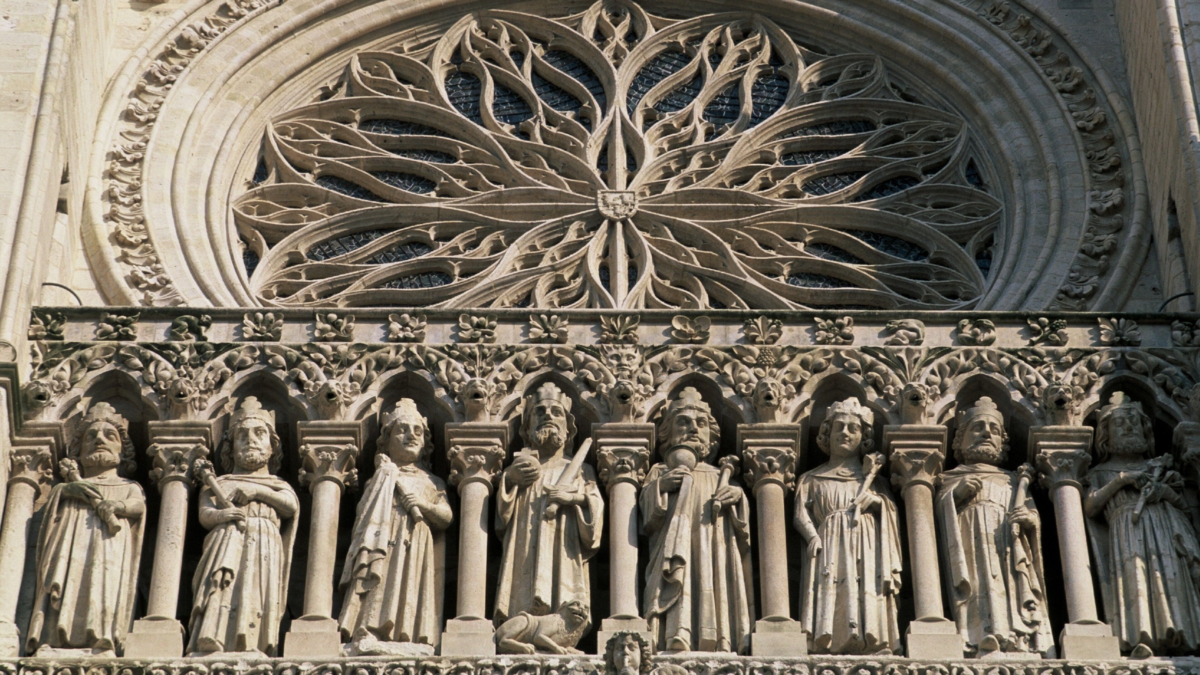 Amiens which includes religious elements