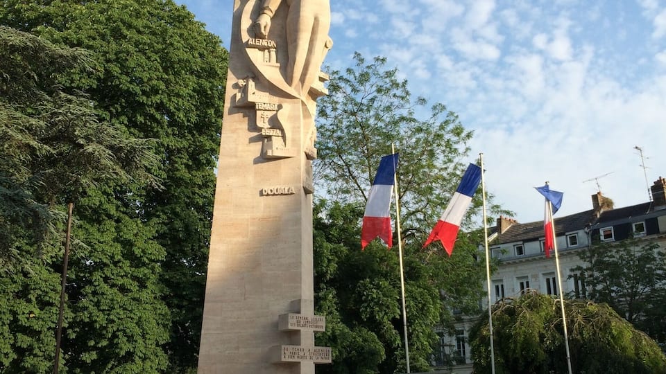 The memorial to Marshal Leclerc
http://en.tracesofwar.com/article/7757/Statue-G%E9n%E9ral-Leclerc.htm