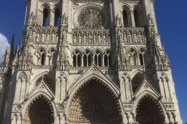 The largest cathedral in Europe by square meters
Cologne cathedral was copied on this one in Amiens dates back from
13 th century