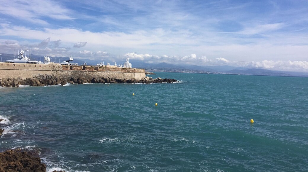 Beautiful, windy day in Antibes