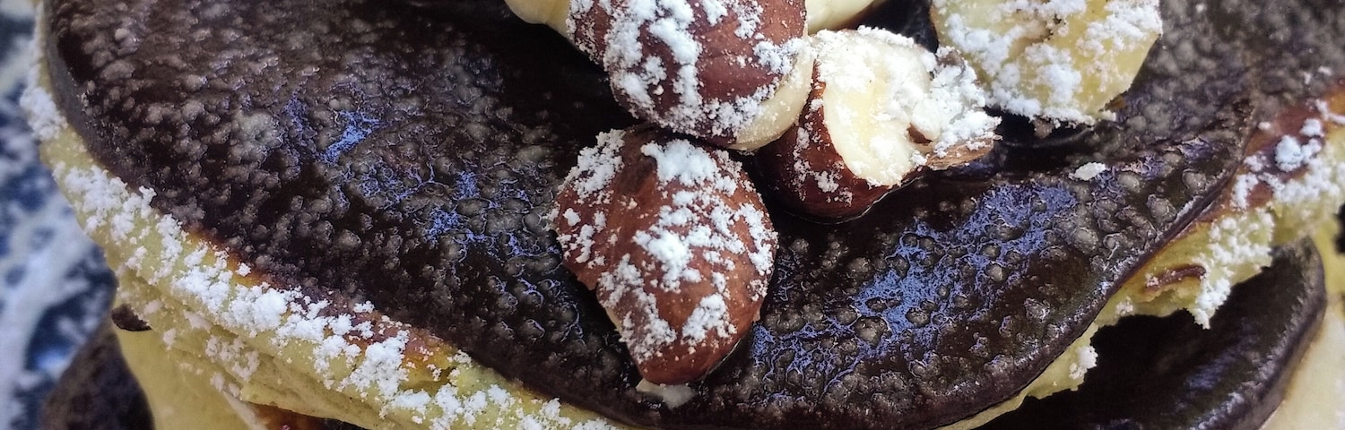 If I were to recommend a perfect place in Alexandroupoli for a decadent breakfast, it would definitely be this!
The chocolate that they use is #delicious and all the other ingredients are fresh and get combined into some wonderful and inviting dishes.
#GoodEats