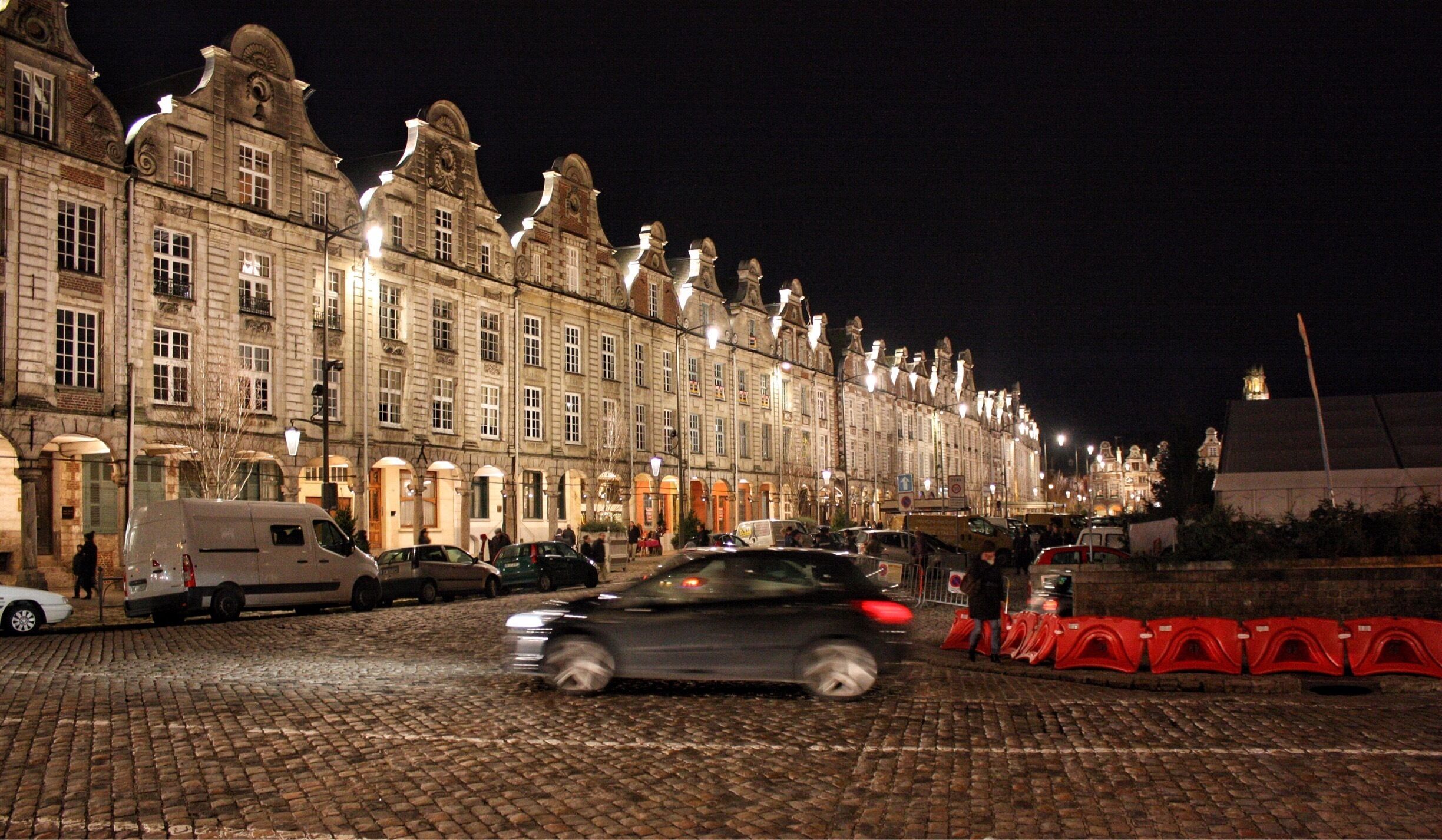 Nice Flemish architecture of Arras city by night .