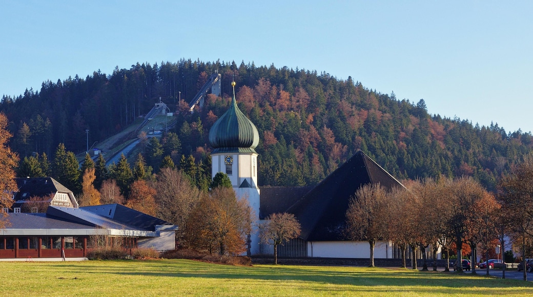Blick auf die Pfarrkirche Maria in der Zarten in Hinterzarten