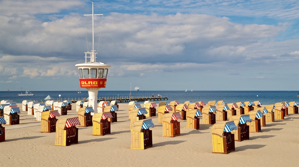 Travemuende showing general coastal views and a beach