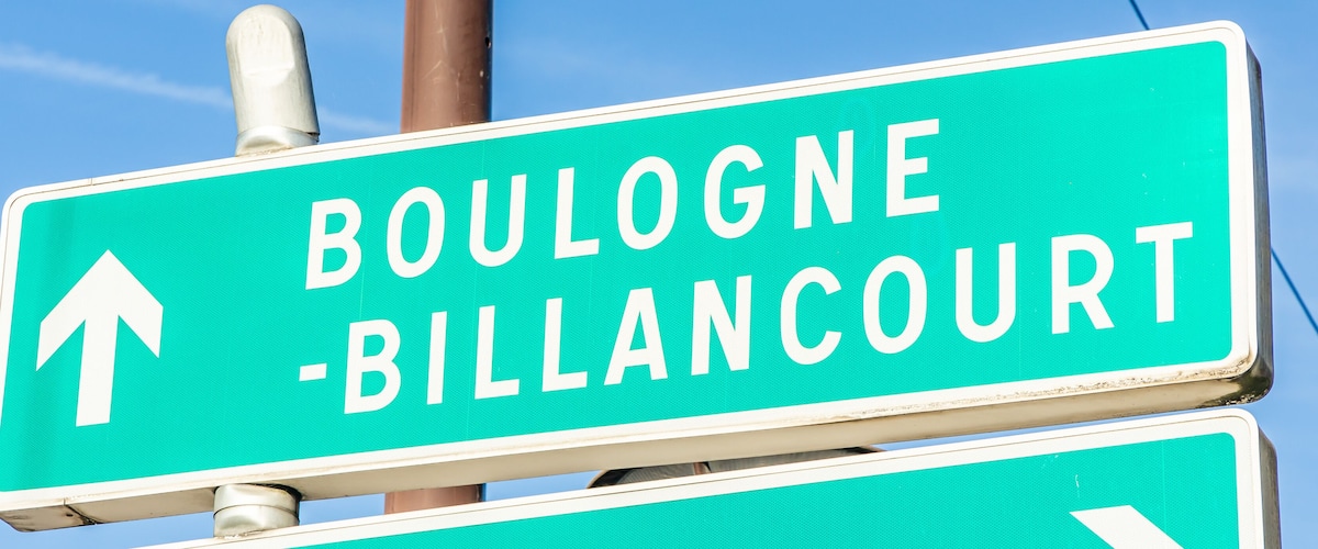 A directional sign for Boulogne-Billancourt.