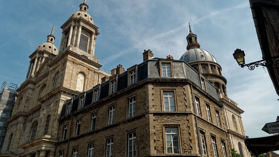 Boulogne-sur-Mer - Ville Haute - Rue de Lille - View North on Basilica of Notre-Dame de Boulogne