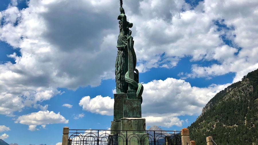 Statue of "The Great France" was placed at the top of the fort in the French Alps in 1933. It was intended to commemorate the intervention of the US Army in the First World War and to salute world peace. The fort is now in ruins but offers dramatic views of the town below and the French Alps. #History