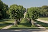 One of the two "philosopher's paths" in the park of the Château de Chantilly.