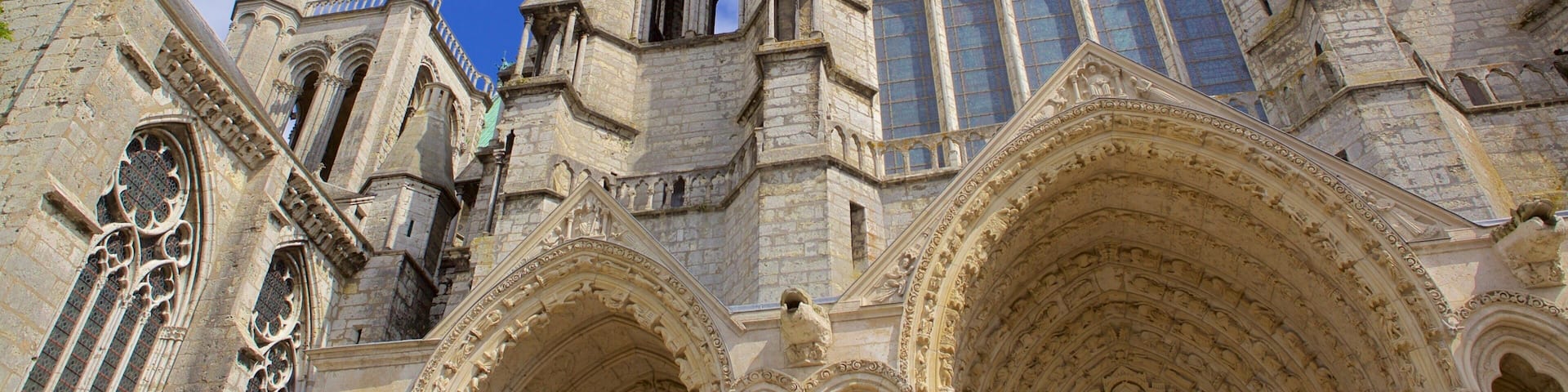 Chartres featuring heritage architecture, a church or cathedral and heritage elements