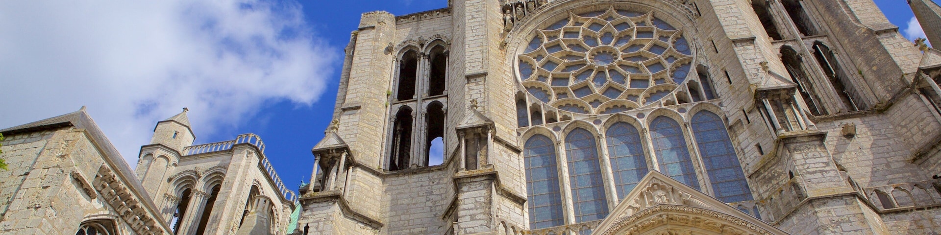 Chartres mostrando una iglesia o catedral, arquitectura patrimonial y elementos patrimoniales