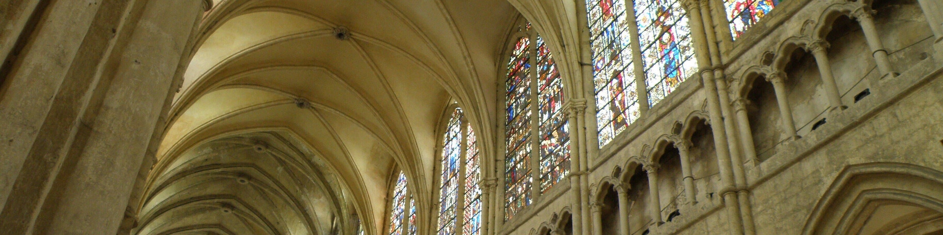 Центральный неф церкви сен-Пьер