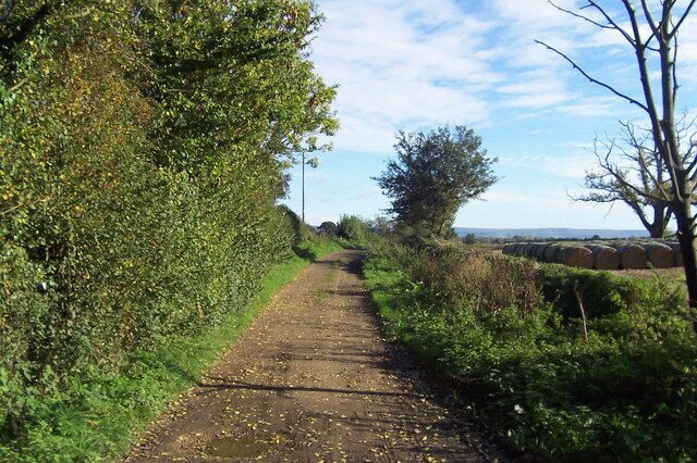 Track, Holme This track leads out of the hamlet of Holme and heads east to the banks of the River Swale