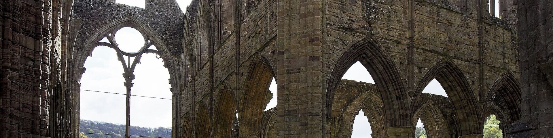 This giant 13th-century sandstone abbey stands along the picturesque River Wye. After the Dissolution of the Monasteries in 1536 the lead roof was sold off and the Abbey lay neglected for 200 years. The Abbey was "rediscovered" in the 18th century and became a haven for artists and poets.
Tip: Visit on a weekday in the spring and you may the place all to yourself!