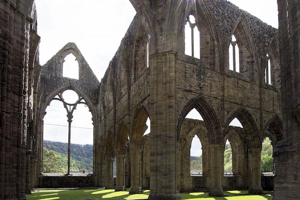 This giant 13th-century sandstone abbey stands along the picturesque River Wye. After the Dissolution of the Monasteries in 1536 the lead roof was sold off and the Abbey lay neglected for 200 years. The Abbey was "rediscovered" in the 18th century and became a haven for artists and poets.
Tip: Visit on a weekday in the spring and you may the place all to yourself!