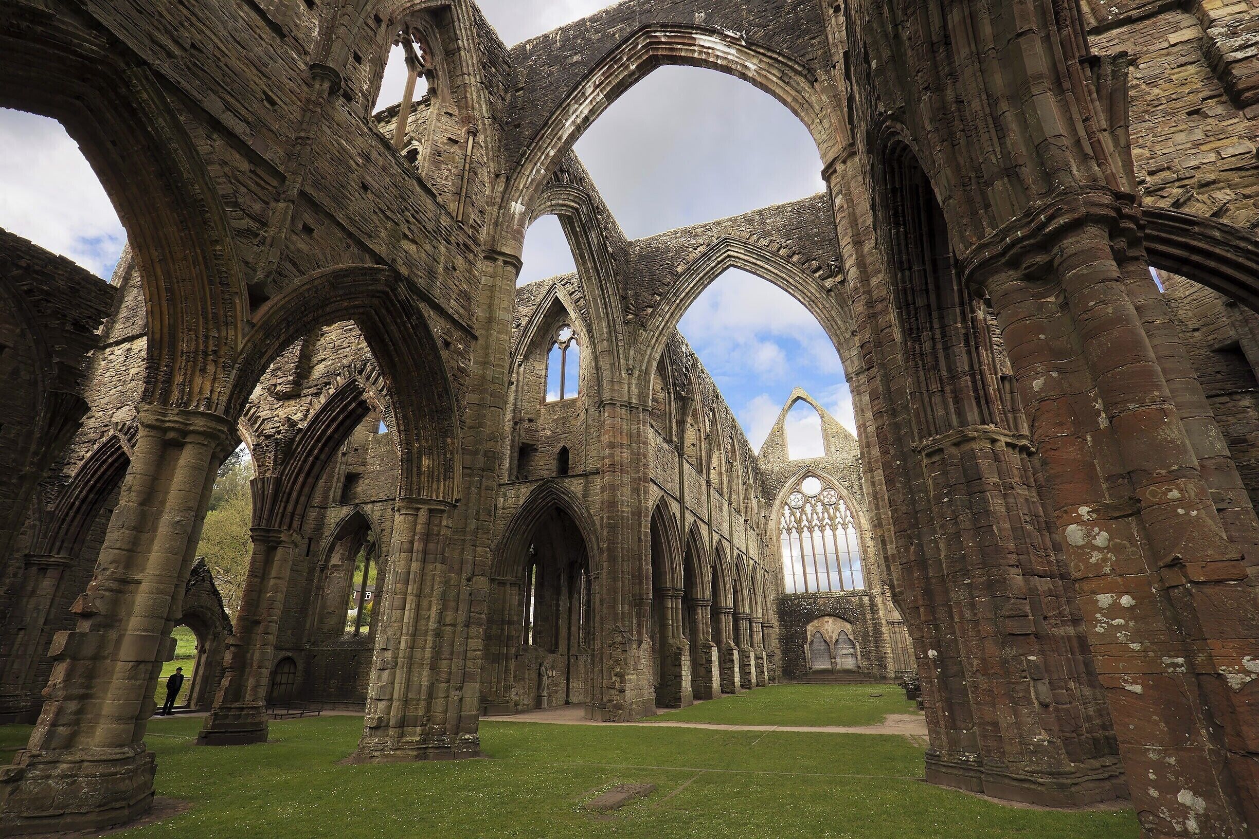 This giant 13th-century sandstone abbey stands along the picturesque River Wye. After the Dissolution of the Monasteries in 1536 the lead roof was sold off and the Abbey lay neglected for 200 years. The Abbey was "rediscovered" in the 18th century and became a haven for artists and poets.

Tip: Visit on a weekday in the spring and you may the place all to yourself!