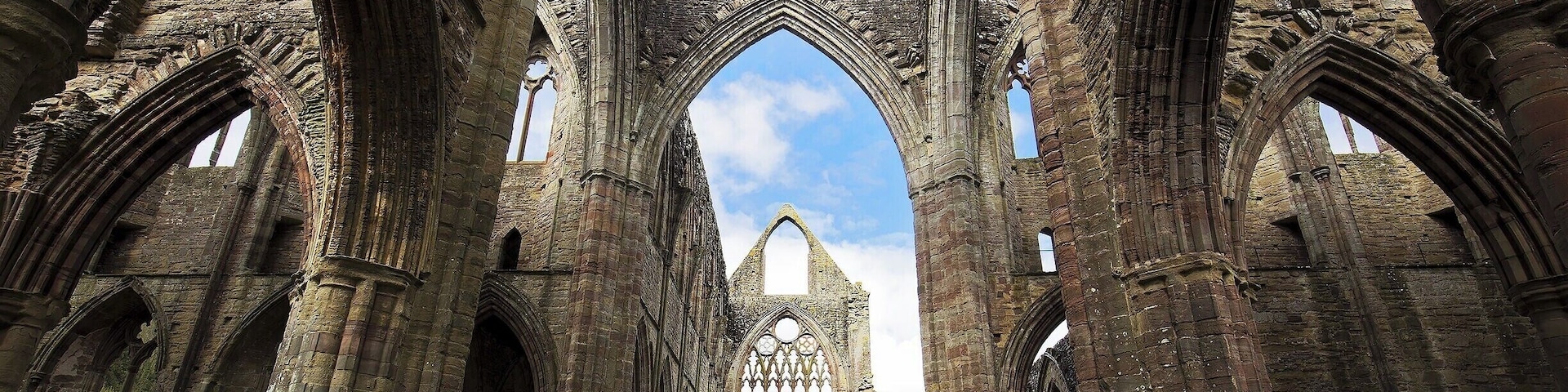 This giant 13th-century sandstone abbey stands along the picturesque River Wye. After the Dissolution of the Monasteries in 1536 the lead roof was sold off and the Abbey lay neglected for 200 years. The Abbey was "rediscovered" in the 18th century and became a haven for artists and poets.
Tip: Visit on a weekday in the spring and you may the place all to yourself!