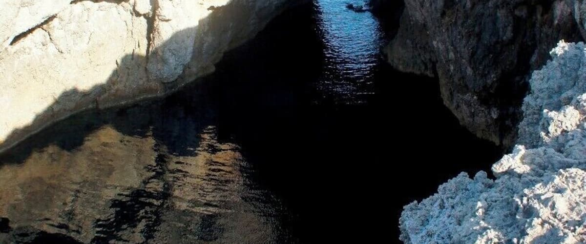 A cave/hole in the ground on the northern tip of Malta, very close to Armier bay.
#ocean #caves #localgem #roadtrip
