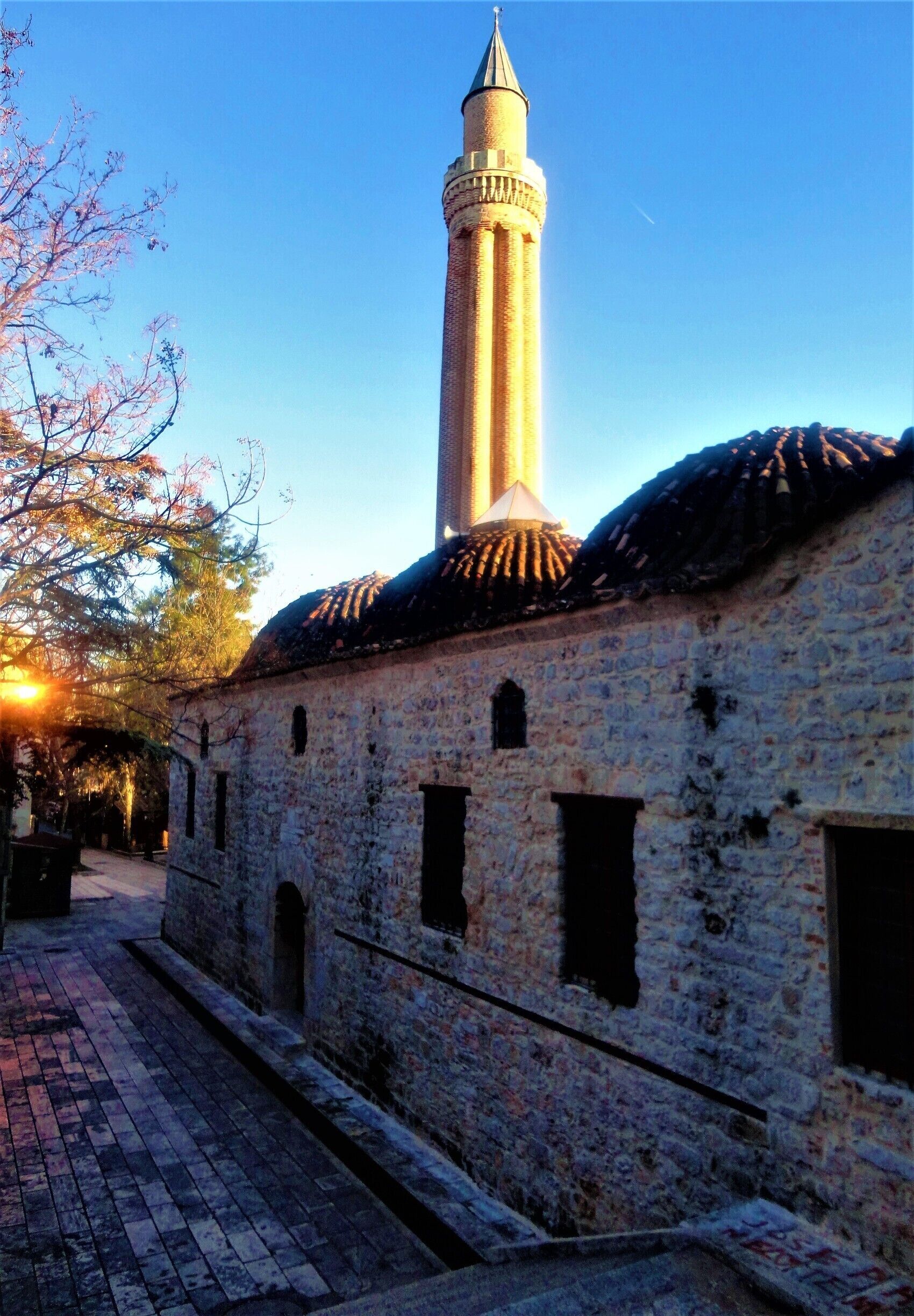 #YivliminareMosque in #Antalya #Turkey #Mediterranean
#lifeatexpedia
#stunningstructure
#Architecture
#Blue
#GoldenHour