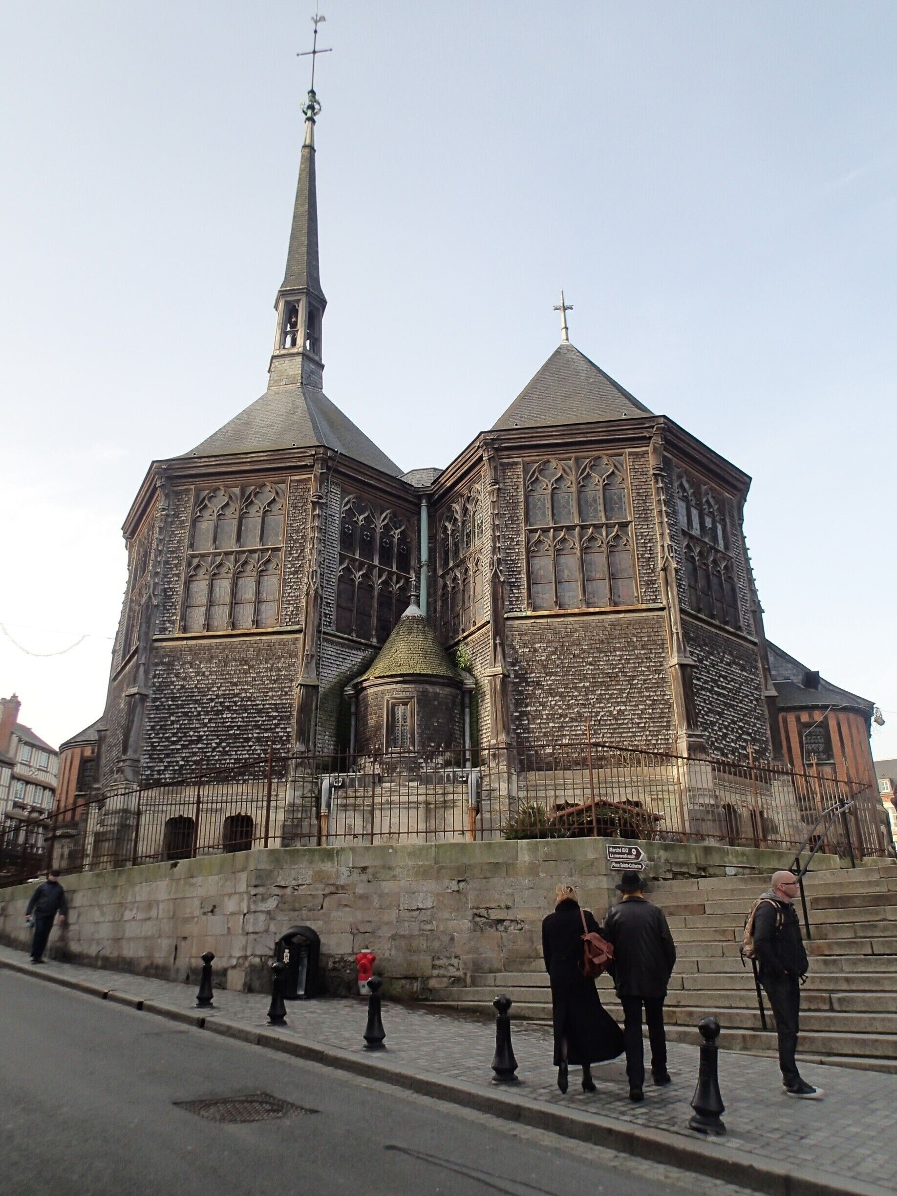 The church is dedicated to Saint Catherine of Alexandria as evidenced by a wooden sculpture above the porch of the bell tower which separates the two naves