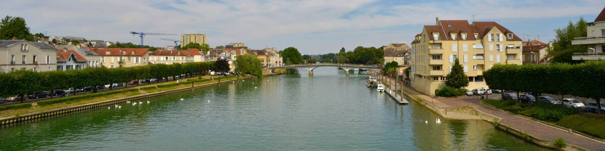 La Marne entre Pomponne (77400) et Lagny-sur-Marne (77400), département de Seine-et-Marne en région Île-de-France