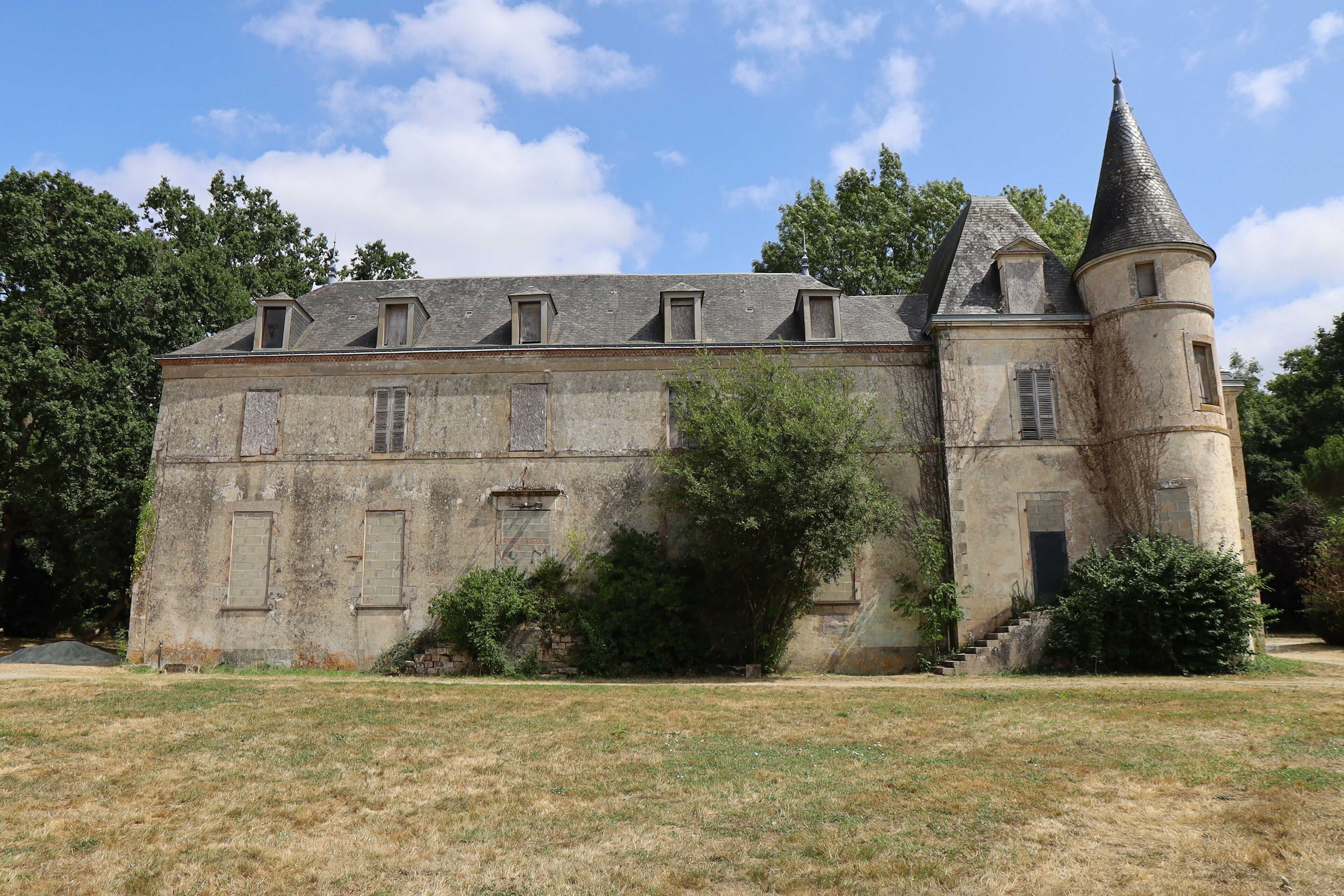 Château des Oudairies, vue de l'extérieur, ville de La Roche sur Yon, département de la Vendée, France