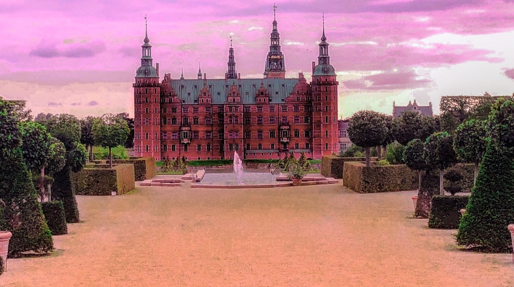 Olympus OMD 1mkii 12-40 F2.8 Pro @ 18mm, 1/250th, f8.0, iso 200