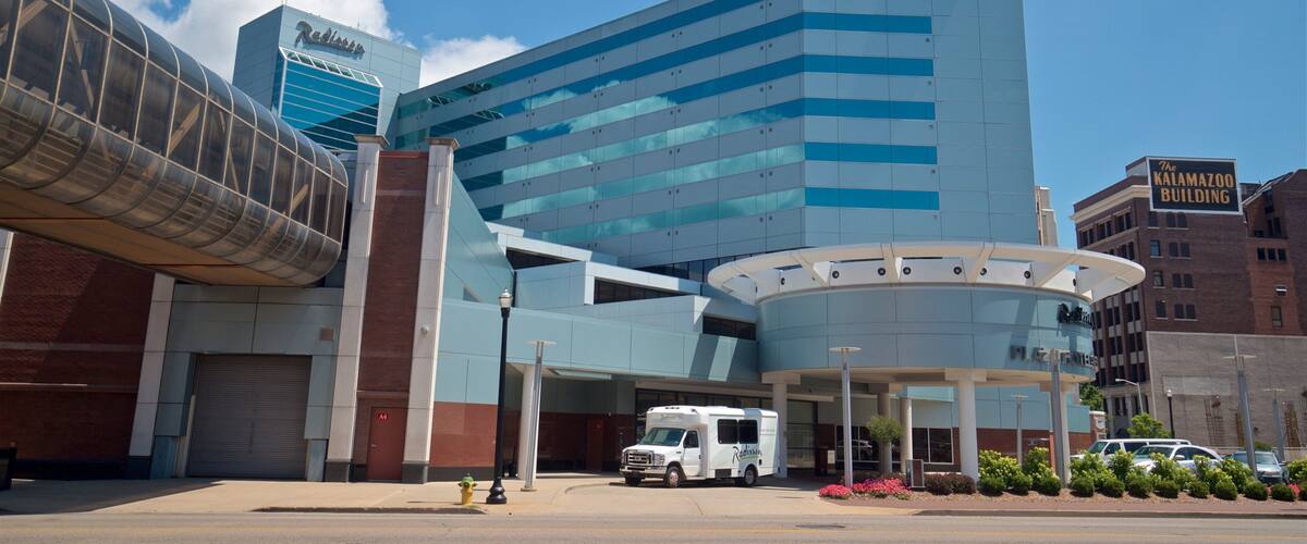 Kalamazoo which includes modern architecture