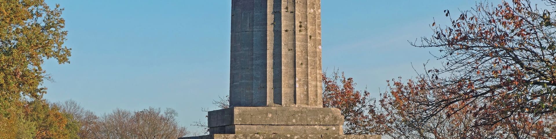 Die Konstitutionssäule steht in der Nähe von Gaibach in Unterfranken, oberhalb von einem Weinberg. Sie wurde zu Ehren der Verfassung des Königreichs Bayern von 1818 am 22. August 1828 eingeweiht und von Leo von Klenze gestaltet.