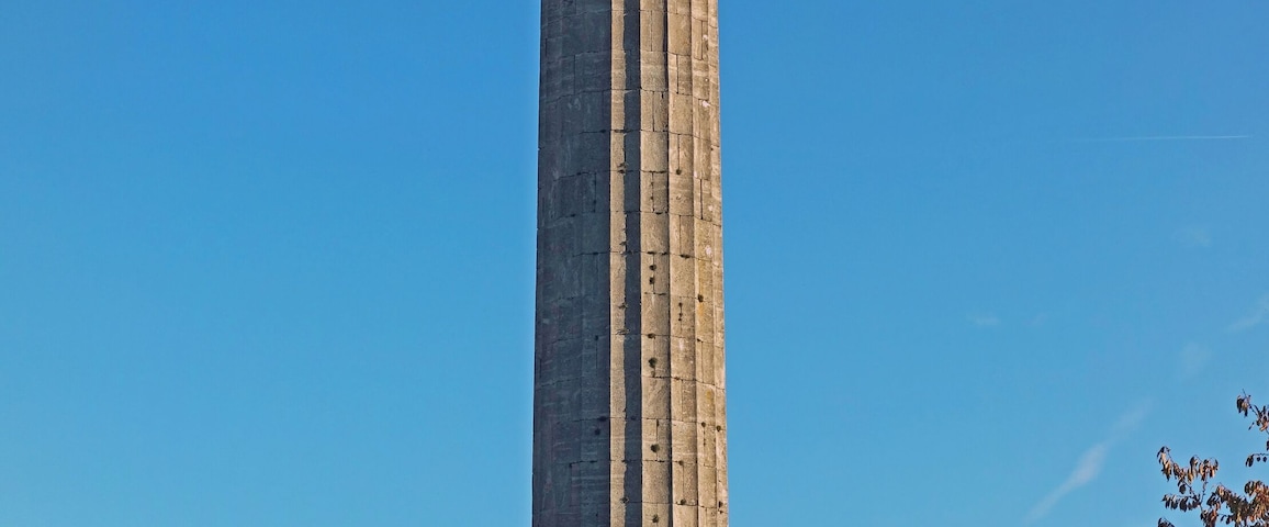 Die Konstitutionssäule steht in der Nähe von Gaibach in Unterfranken, oberhalb von einem Weinberg. Sie wurde zu Ehren der Verfassung des Königreichs Bayern von 1818 am 22. August 1828 eingeweiht und von Leo von Klenze gestaltet.
