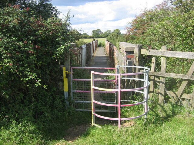 Footbridge over disused railway Footbridge over disused railway in Winslow (100m east of A413)