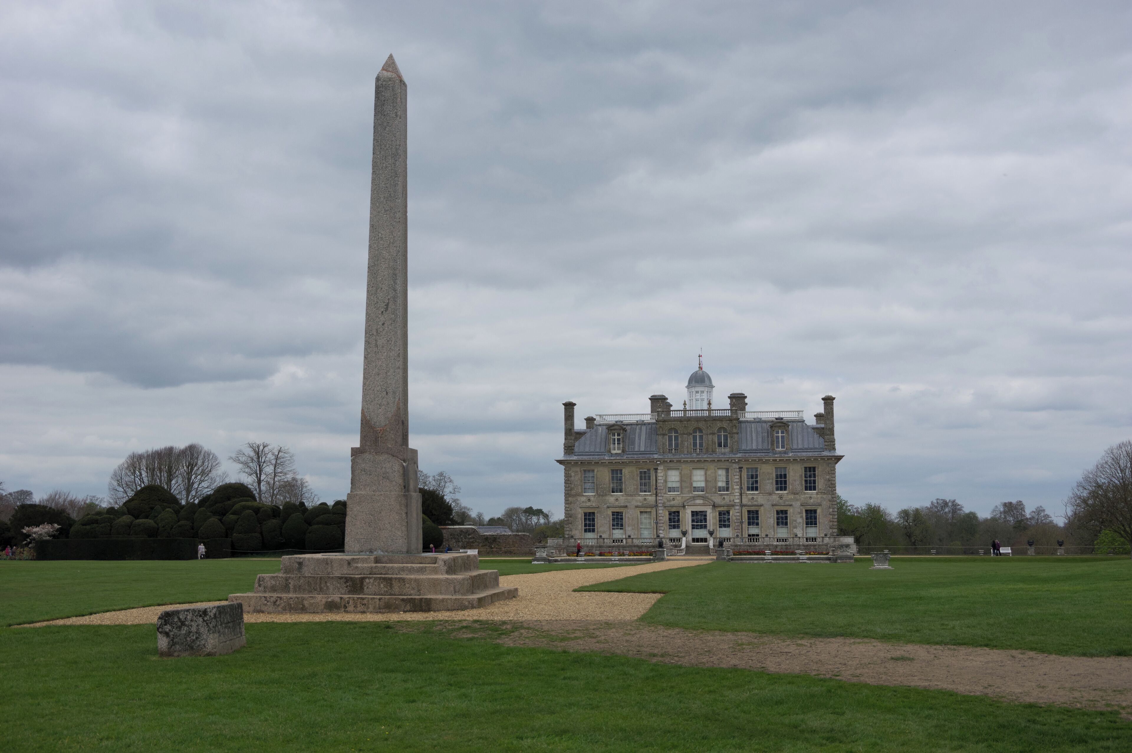 Kingston Lacy, castle an obelisk