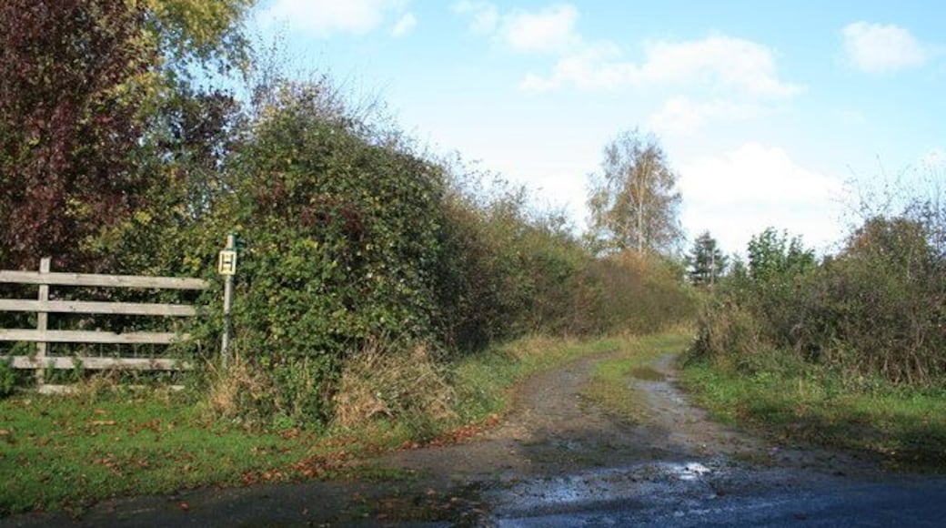 Bridleway to Dean From the edge of Chadlington. Part of the Wychwood Way.