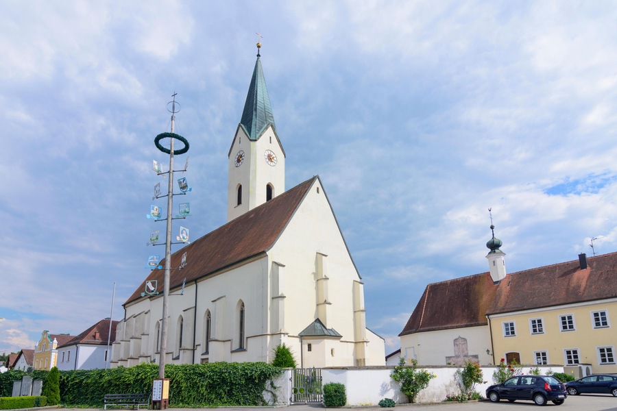 Bad Griesbach im Rottal: church St. Maria Himmelfahrt in Karpfham in Germany, Bayern, Bavaria, Niederbayern, Lower Bavaria