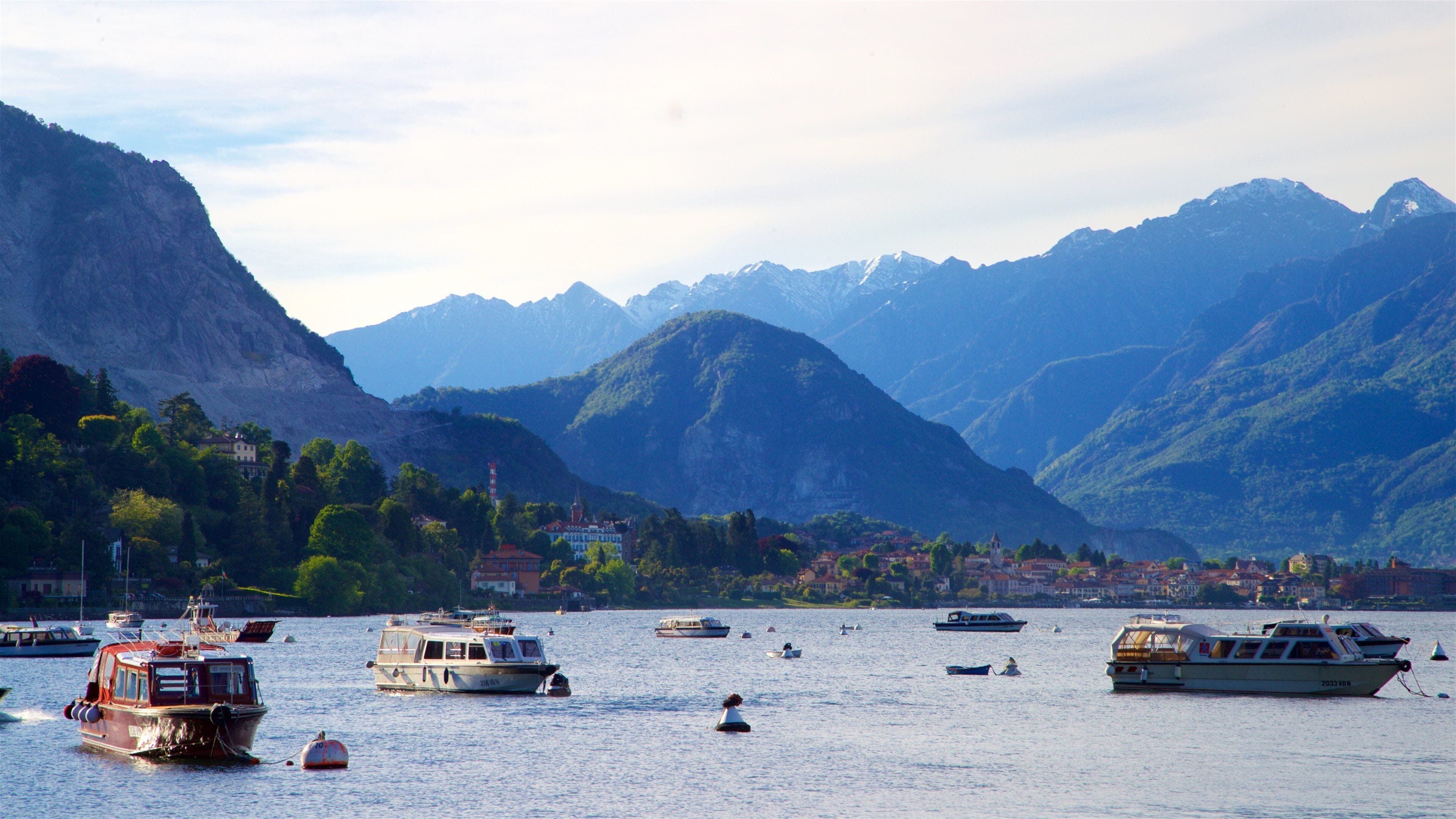 <h2>Top places to stay near the beach</h2>